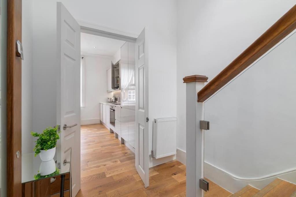 Modern Spacious 2 Bedroom Flat Near Richmond Park Appartamento *